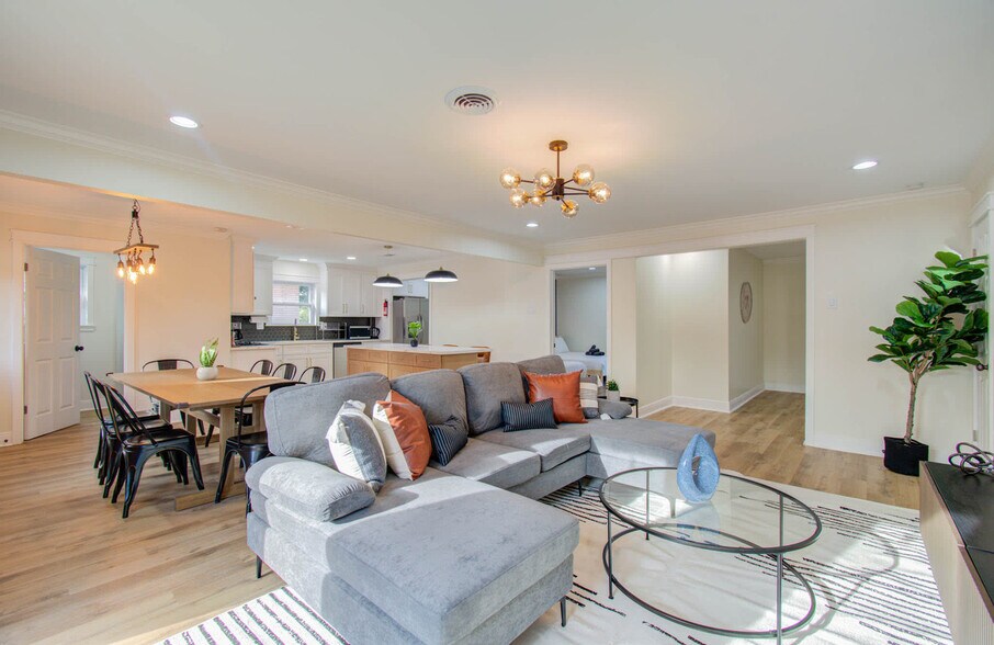 Building Photo - 9306 Bassoon Dr