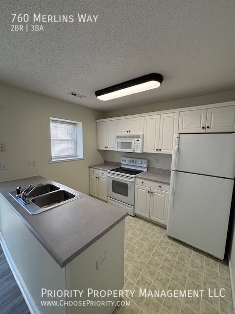 Building Photo - 760 Merlins Way