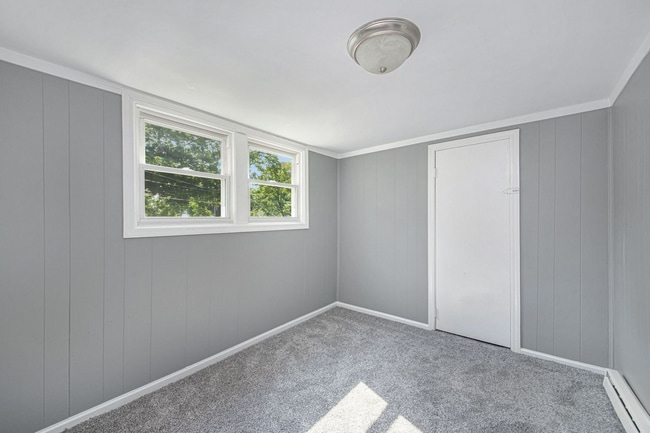 Building Photo - 817 Dorchester Ave SW