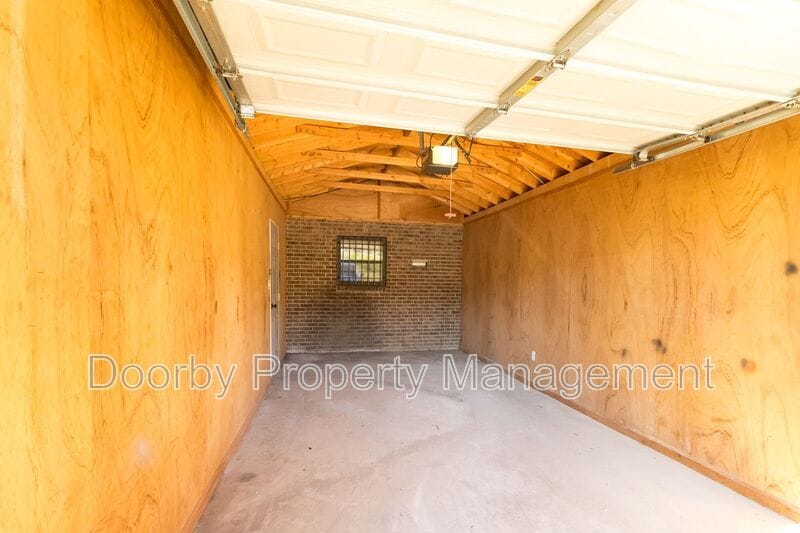 Building Photo - 908 Wheeler Ave