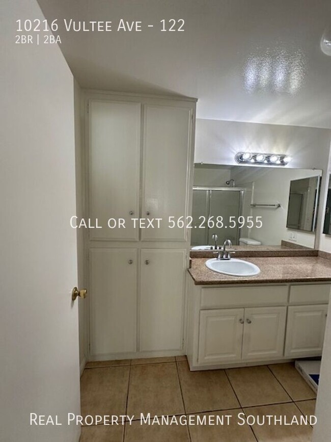 Building Photo - Newly Renovated 2 Bedroom/ 2 Bath Spacious...