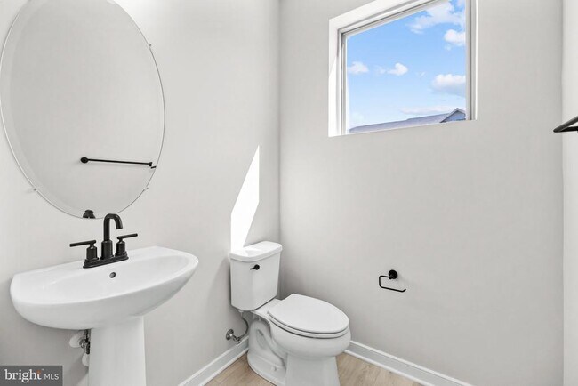 Building Photo - 6236 Folly Ln