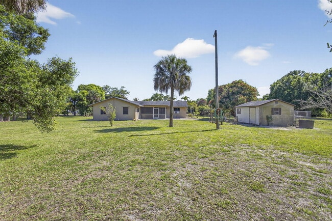 Building Photo - 7107 181st Ct N