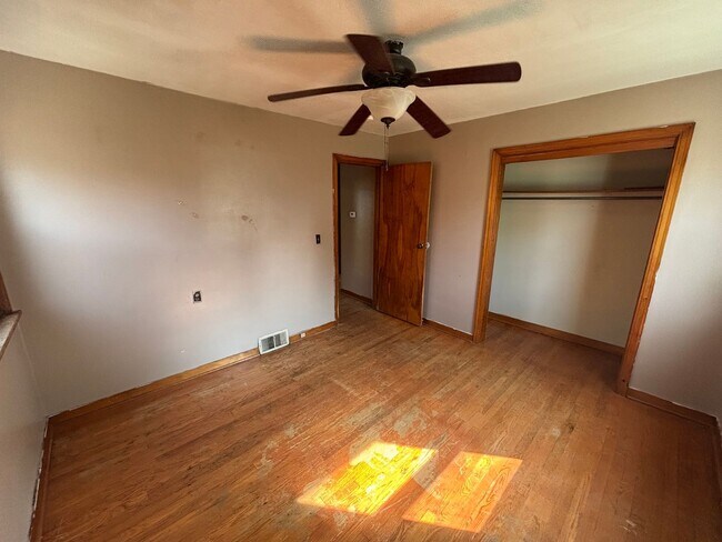 Building Photo - Use Your Tax Return For This Sweetheart of a Deal! Want to stop renting and finally own your own ...