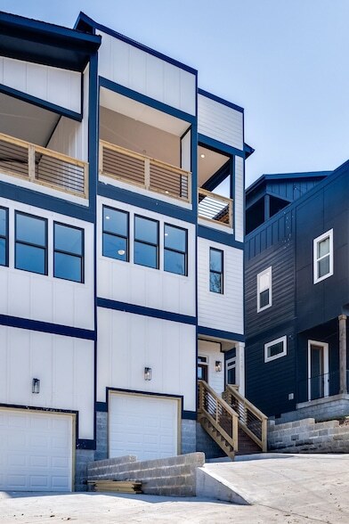Building Photo - 442 37th Ave N