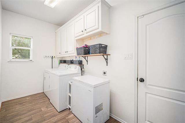 Building Photo - 9600 Fox Hill Dr