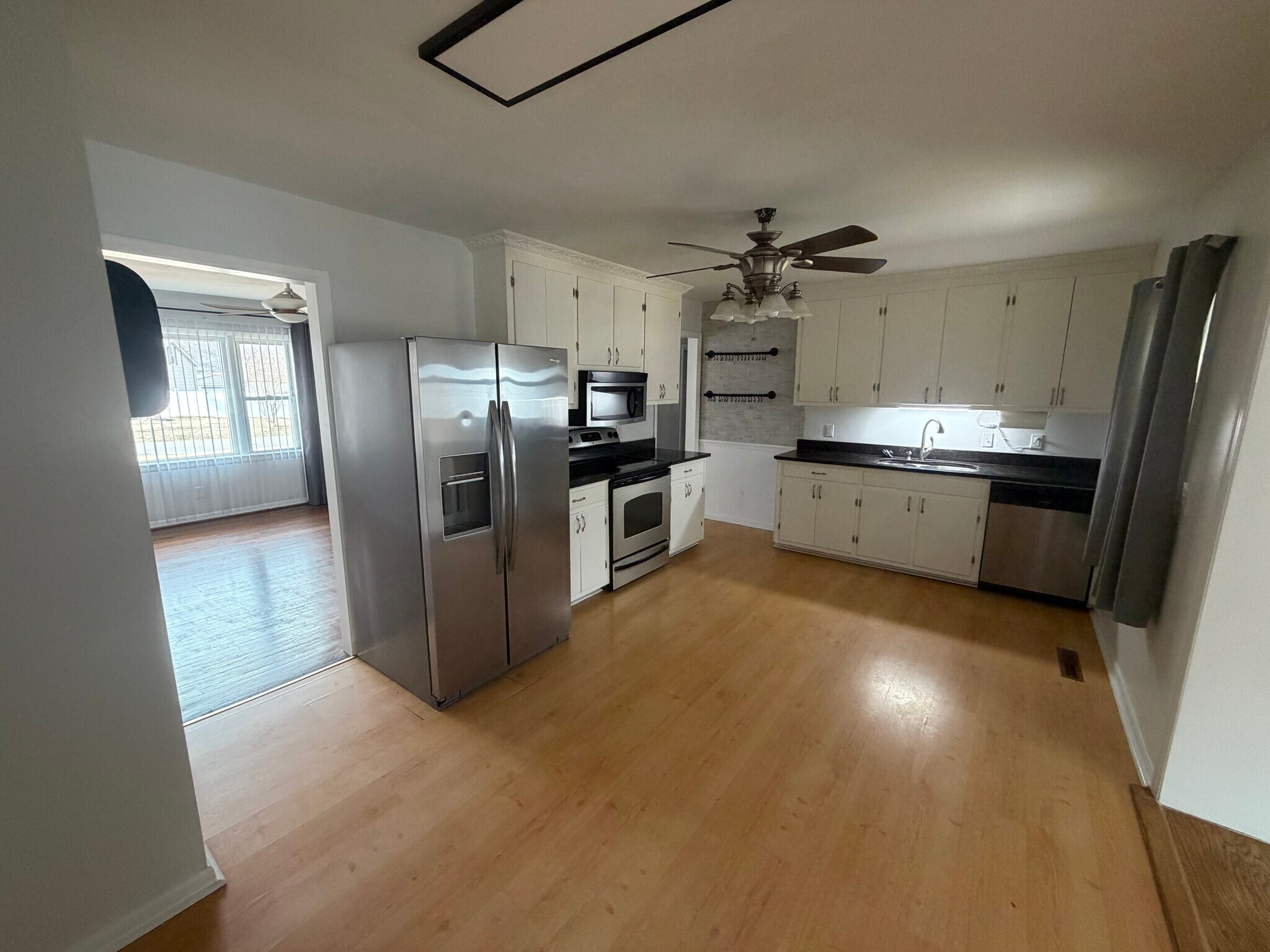 Building Photo - 105 bailey road