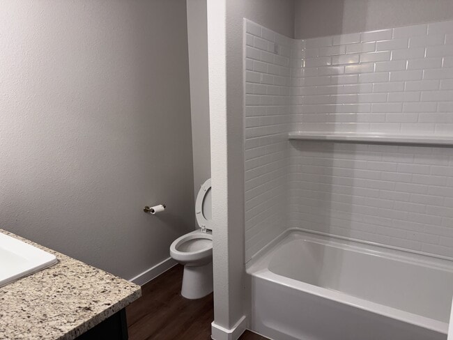 Building Photo - 520 Thicket Dr