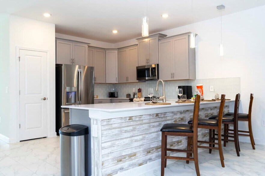 Building Photo - 9202 Sommerset Hills Dr