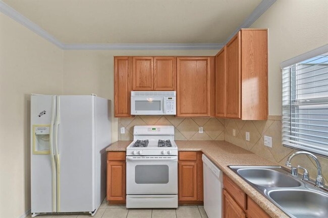 Building Photo - 3408 Glenmore Meadow Dr