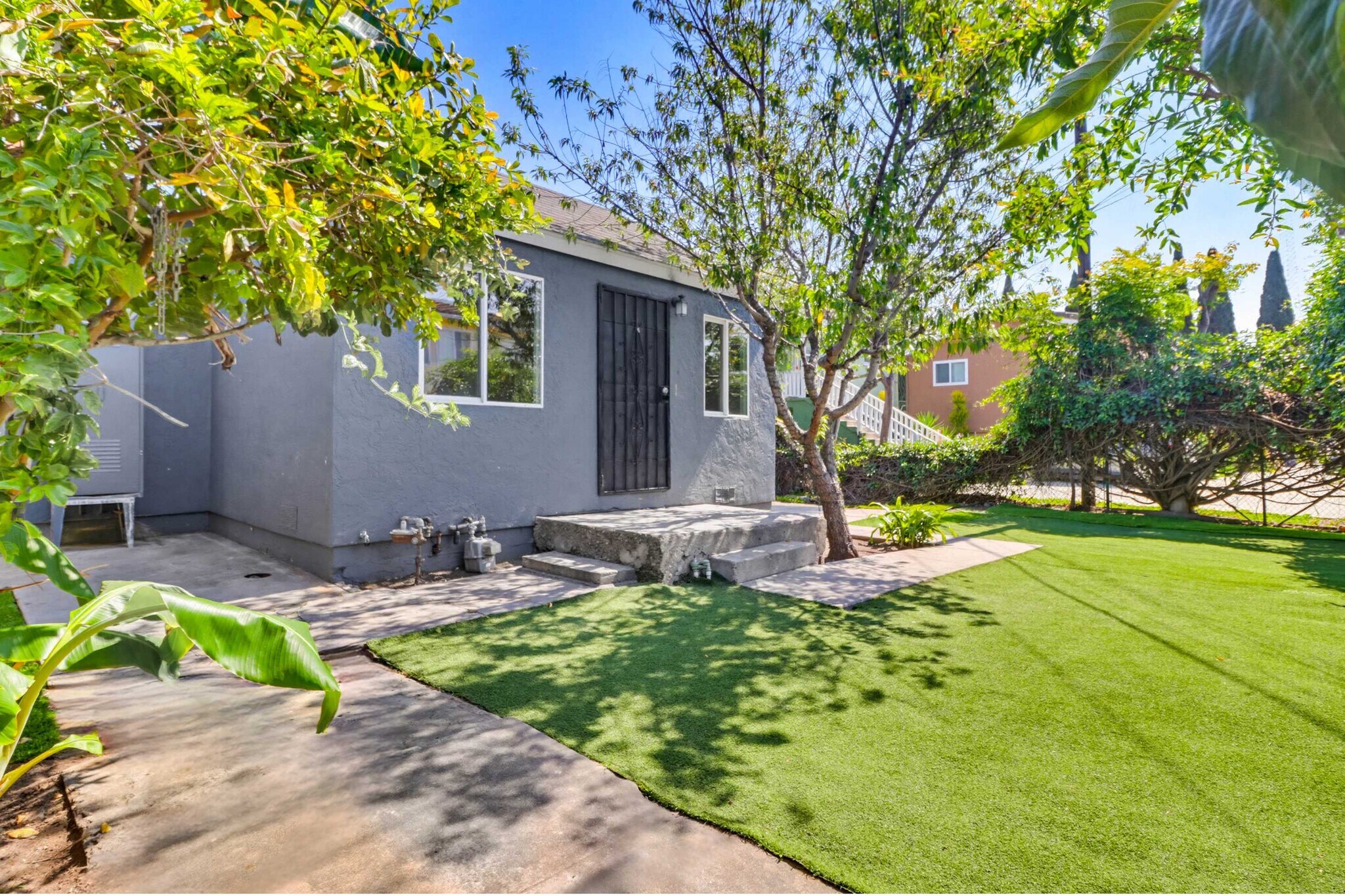 Building Photo - 856 S Gregory St