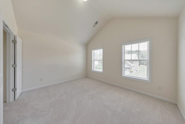 Building Photo - 4990 Brierstone Dr