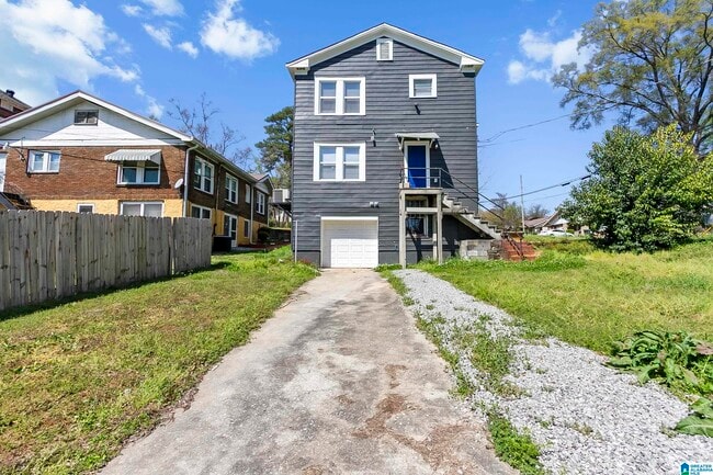 Building Photo - 1101 7th Ave W