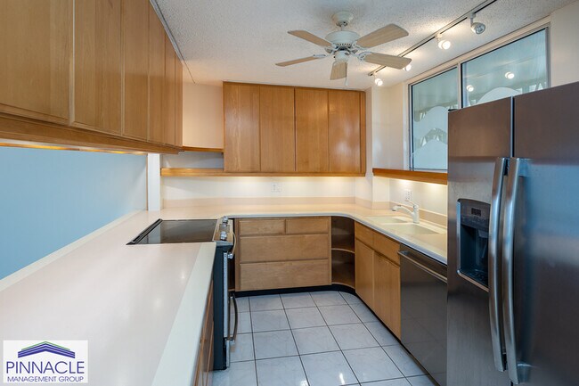 Building Photo - 469 Ena Rd