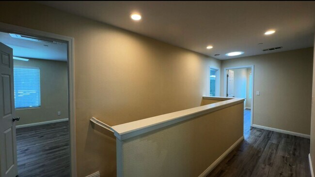 Building Photo - Move in Special! 2 Weeks free!  Home for R...