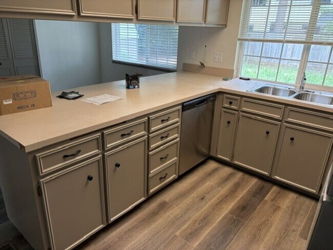 Building Photo - Newly remodeled Thurston  Home