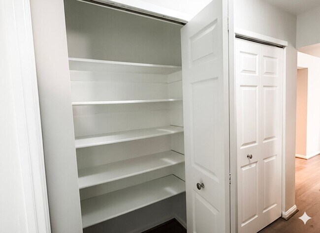 Building Photo - 2025 Move-In Special – $200 Off First Mont...