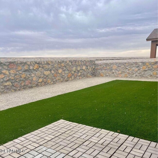 Building Photo - 4704 Marisabel Azcarate St