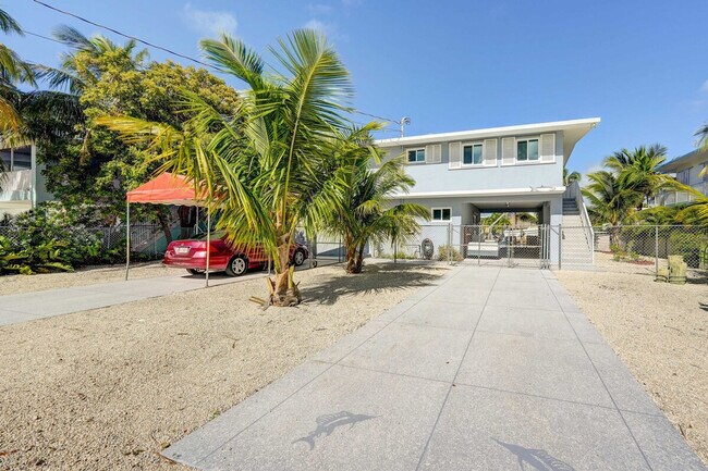 Building Photo - 157 Ocean Dr