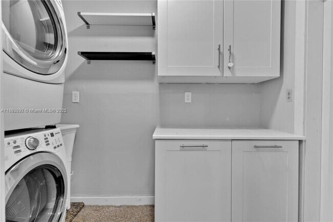 Building Photo - 3 bedroom in North Miami FL 33162