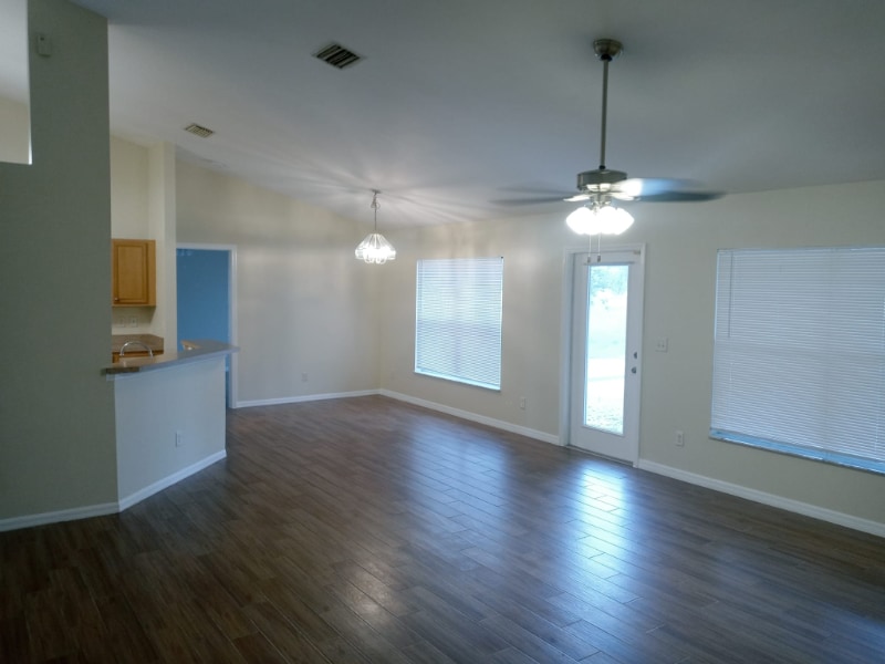 Building Photo - 2301 SW 25th St