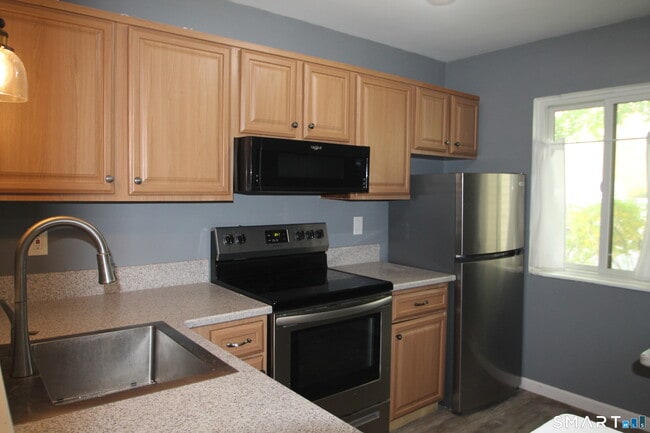 Building Photo - 3699 Broadbridge Ave