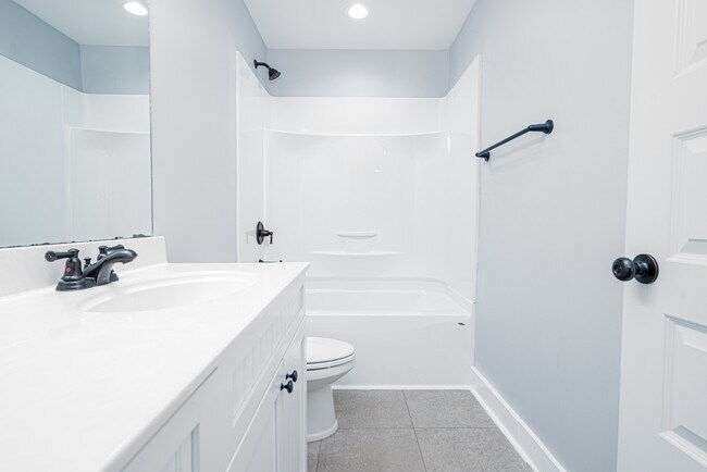 Building Photo - 103 Chestwood Ct