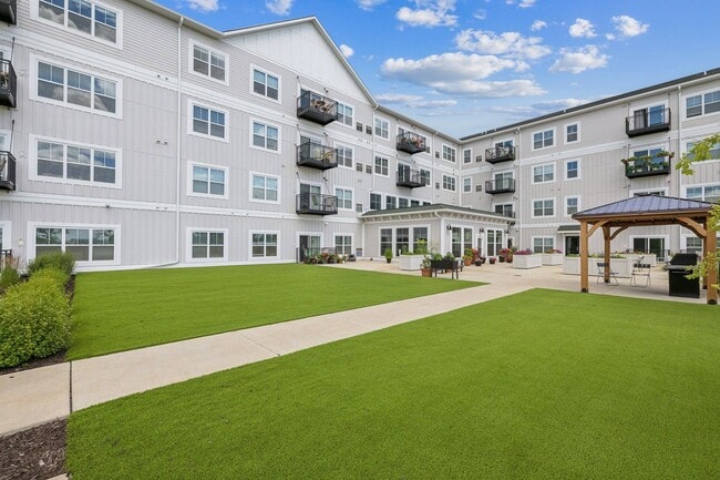 Building Photo - The Hendrickson