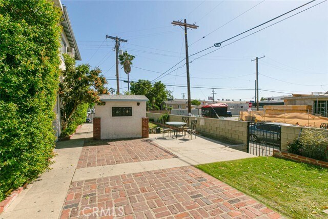 Building Photo - 11659 Hamlin St