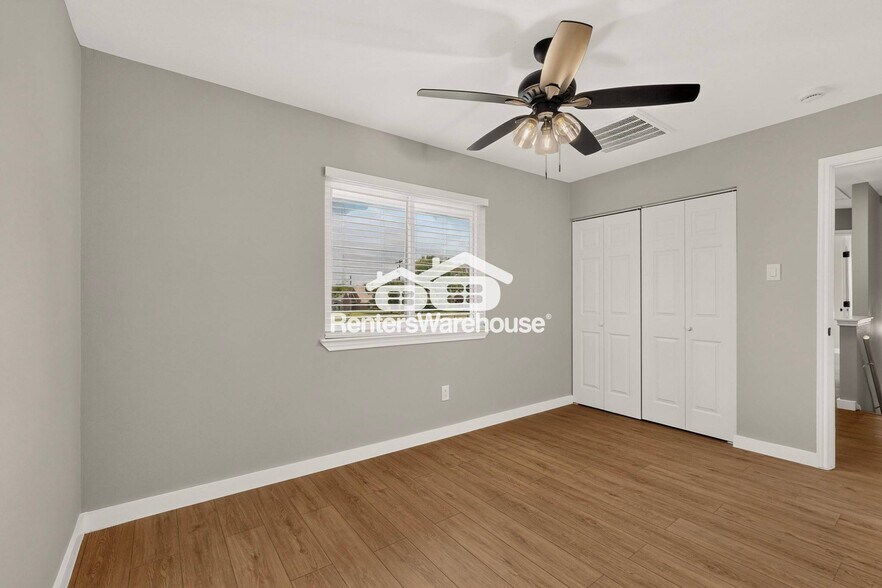 Building Photo - 8008 Cornell Dr