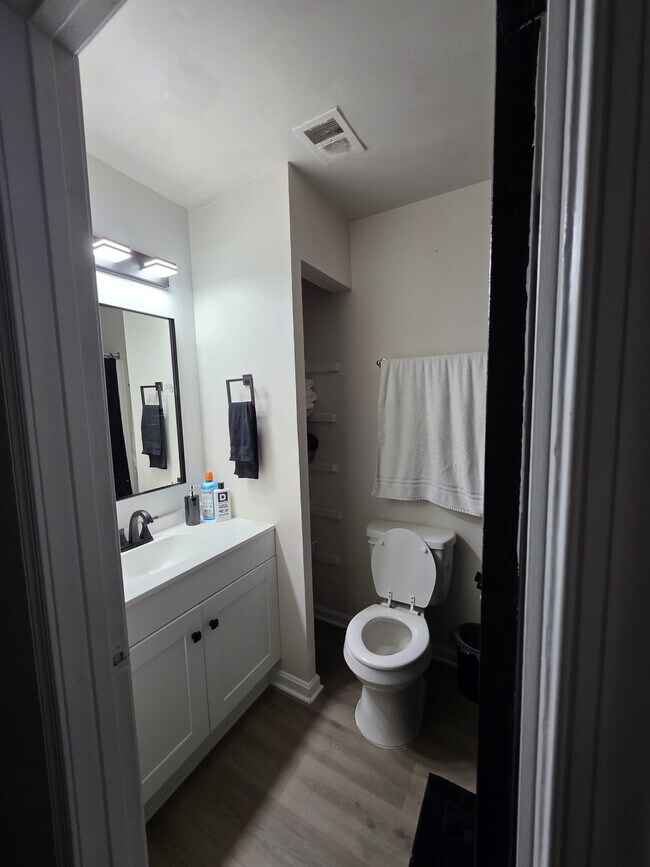 Building Photo - 5701 Lavender Plaza