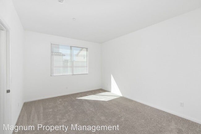 Building Photo - 7 br, 4.5 bath House - 32929 Hutton Way