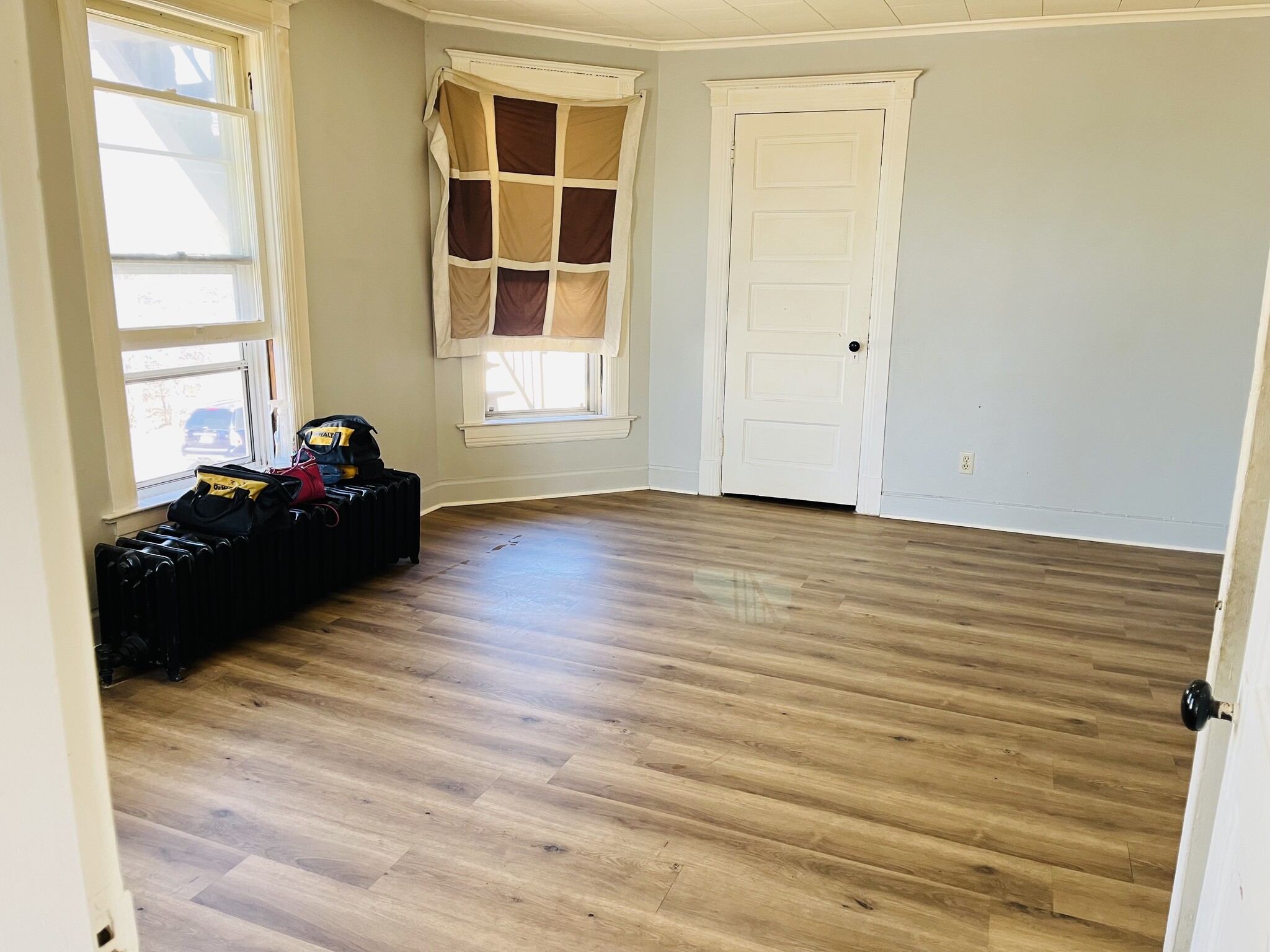 Bedroom1 - 527 S Oak Ave