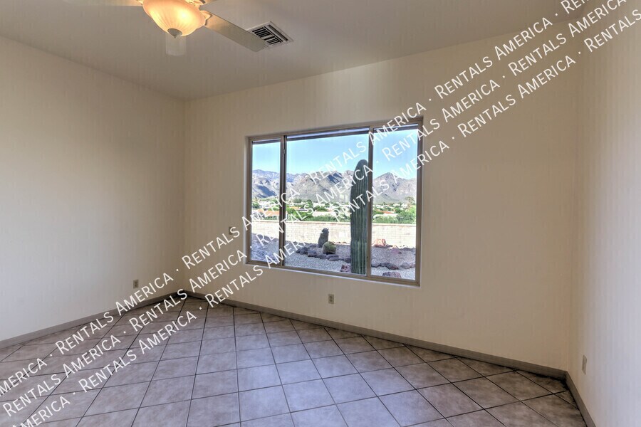 Building Photo - 5032 N Valley Shadows Pl