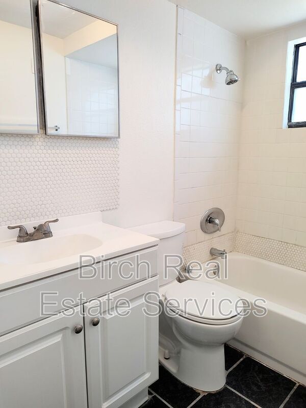Building Photo - 1247 Chelsea Ln