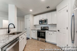 Building Photo - 220 Hereford St