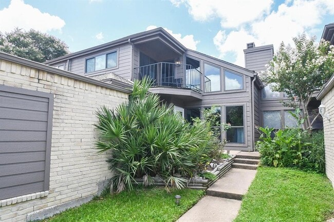 Primary Photo - 18143 Bal Harbour Dr