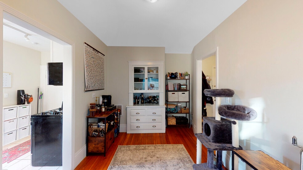 Building Photo - 359 Broadway