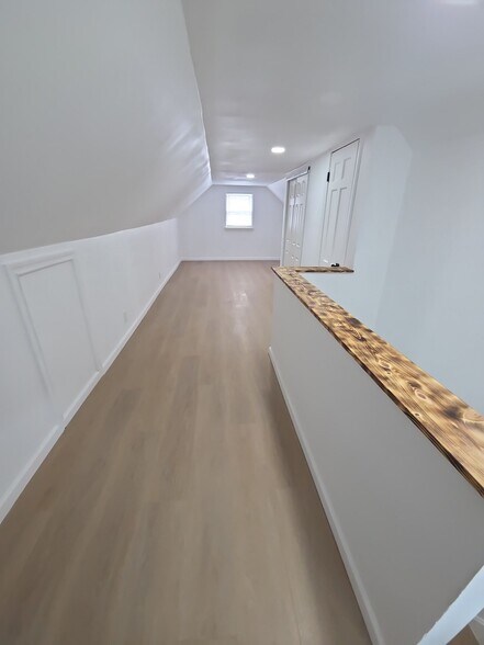Building Photo - 509 N Rosedale Ave