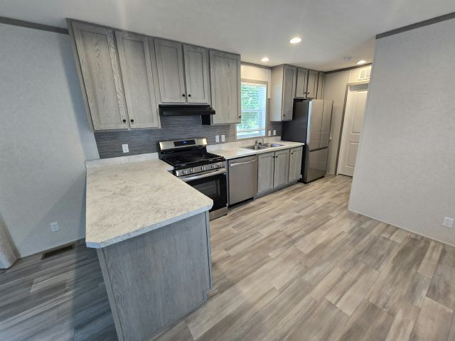Building Photo - 109 Maple Dr