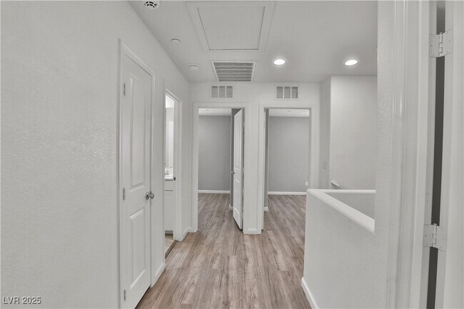 Building Photo - 3173 Arco Ave