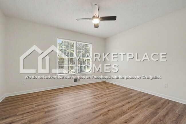 Building Photo - 1025 Walker Pl Dr