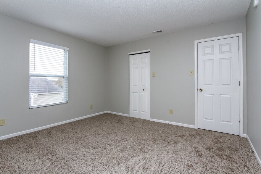 Building Photo - 8551 Bluff Point Dr