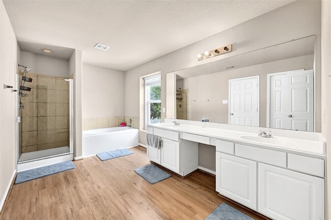 Building Photo - 3007 Apple Dale Dr
