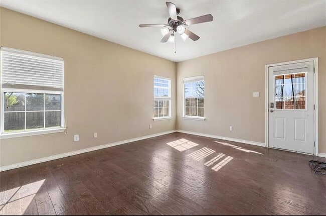 Building Photo - 120 Emory Fields Dr