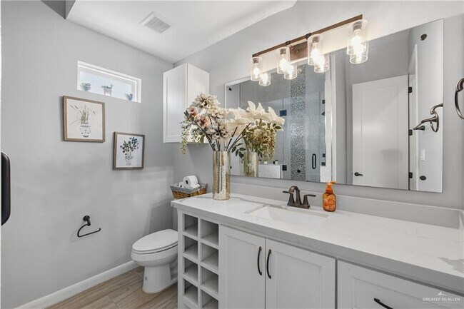 Building Photo - 27 Ensenada Ave