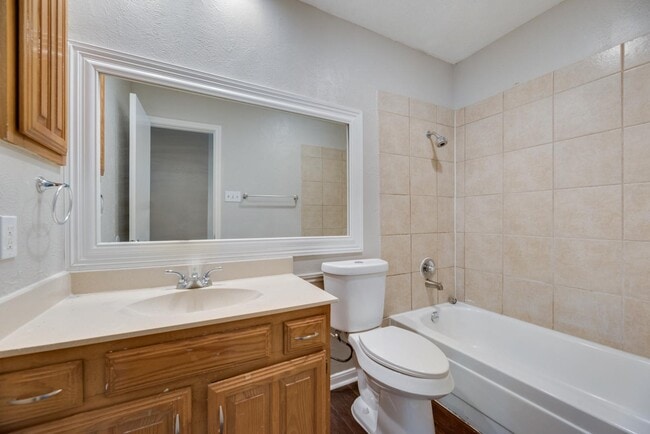 Building Photo - 620 Via Miramonte
