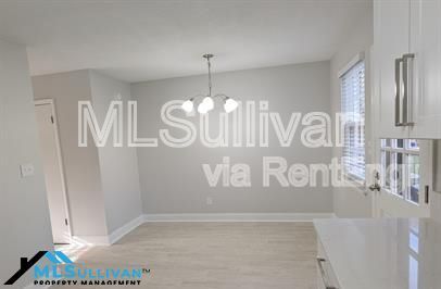 Building Photo - 1002 Willow Dr