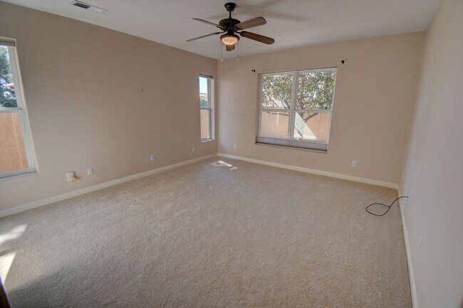 Building Photo - Beautiful NE Heights 3-4 Bedoom with Amazi...