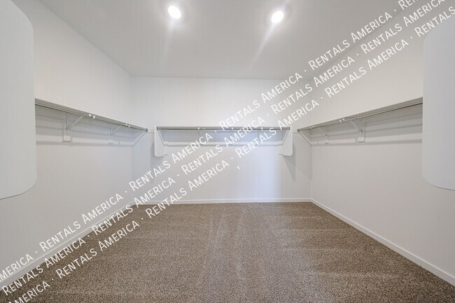 Building Photo - 35581 N Thicket Wy